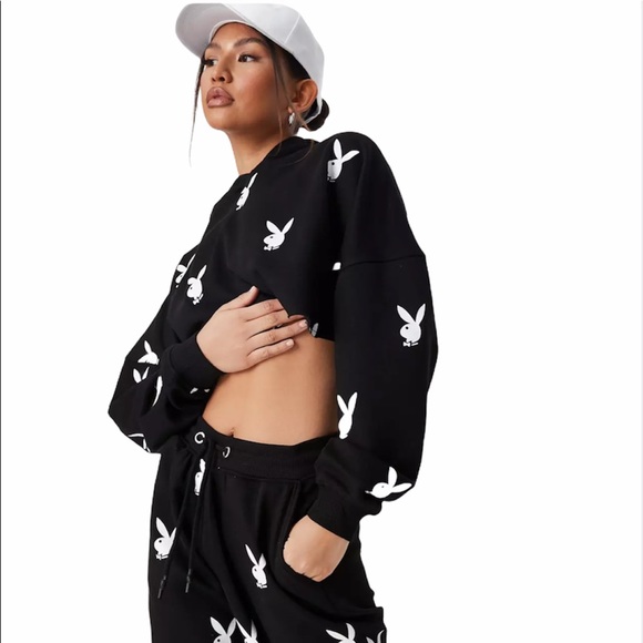 🔄 Playboy Black Repeat Bunny Cropped Hoodie - Picture 3 of 5